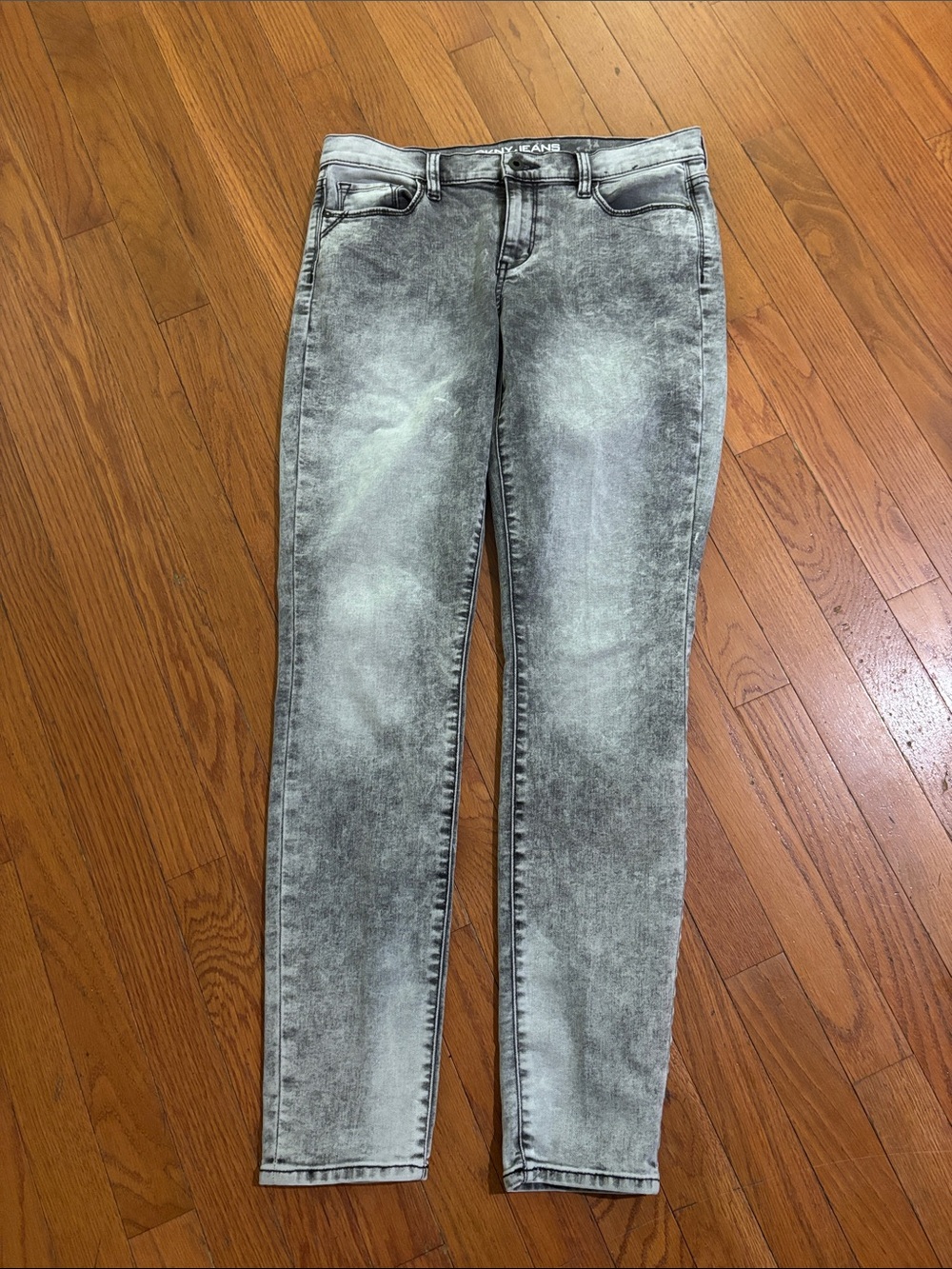 DKNY Women's Gray Acid-Wash City Ultra Skinny Jeans. Size 6.